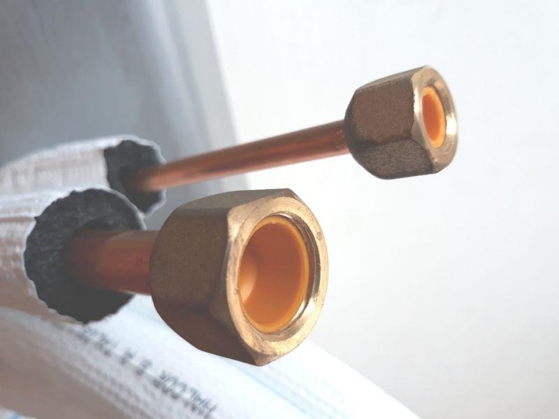 isoliertes Kupferrohr - 3m Kit, Rohrdurchmesser - 1/4 und 3/8, mit vorbereiteten Anschlüssen für die Installation von Klimaanlagen