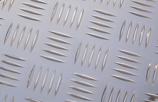 Geriffelte begehbare Platte AL - 2 mm, 1000 x 2000 mm